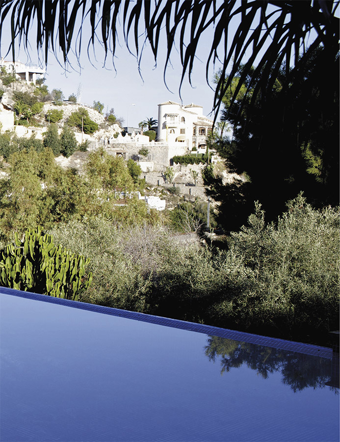 Casa Coveta luxury refurbishment facade and garden, Campello Alicante
